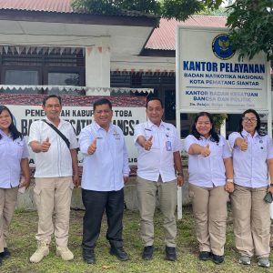 KUNJUNGAN BADAN NARKOTIKA NASIONAL (BNN) PEMATANG SIANTAR KE BADAN KESATUAN BANGSA DAN POLITIK KABUPATEN TOBA KUNJUNGAN BADAN NARKOTIKA NASIONAL (BNN) PEMATANG SIANTAR KE BADAN KESATUAN BANGSA DAN POLITIK KABUPATEN TOBA